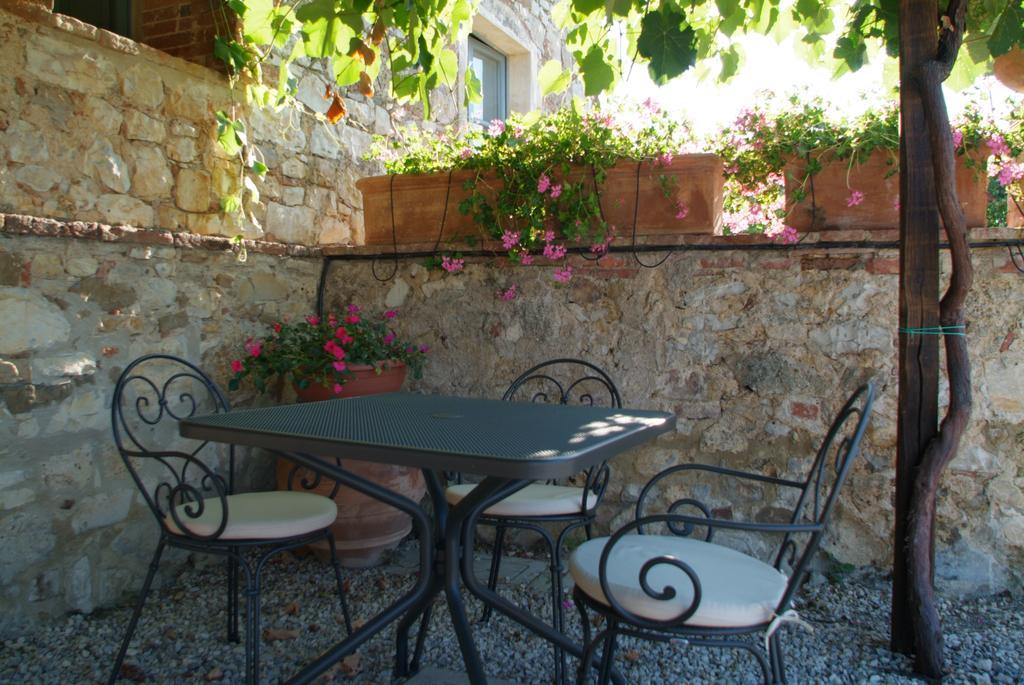 Agriturismo Podere Alberese Asciano Δωμάτιο φωτογραφία