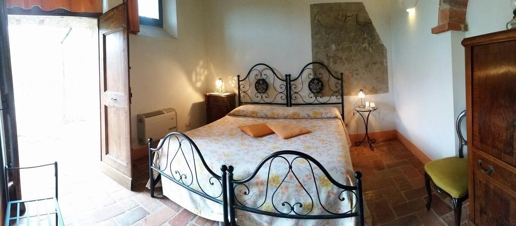 Agriturismo Podere Alberese Asciano Δωμάτιο φωτογραφία