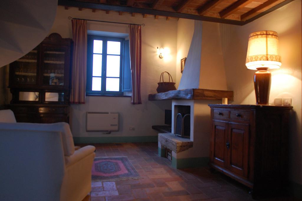 Agriturismo Podere Alberese Asciano Εξωτερικό φωτογραφία